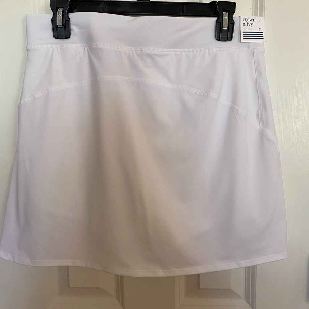 Crown & Ivy White Sport Skort M NWT